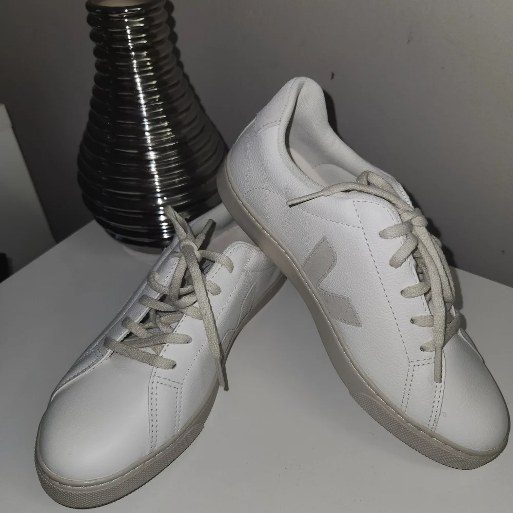 Veja Urca Sneaker - Picture 2 of 6